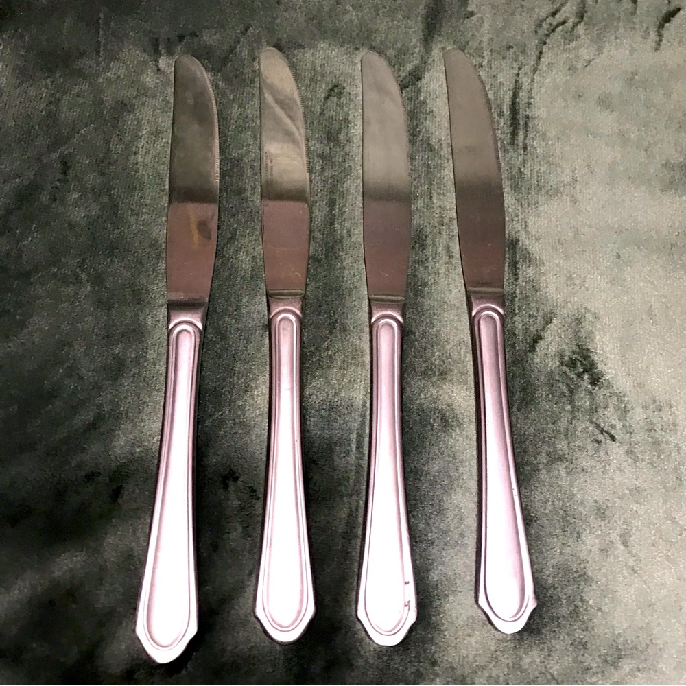 Hampton Silversmith Stainless China Flatware - 4 Dinner Knives